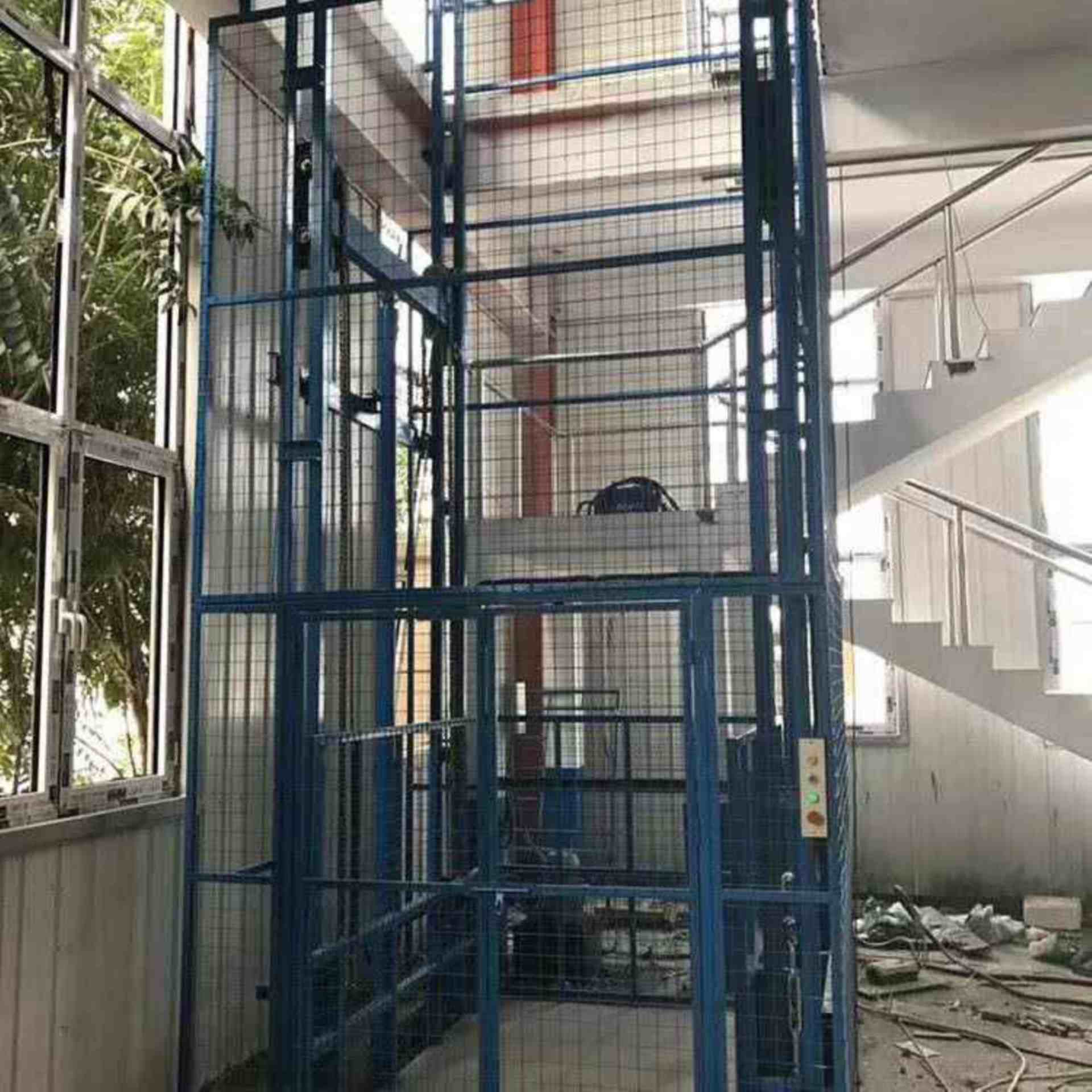 电动液压导轨式升降机