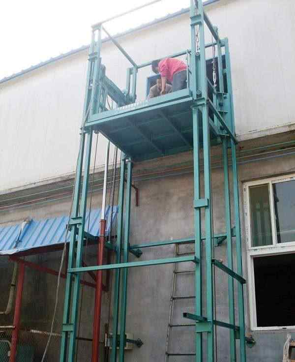 小型货梯