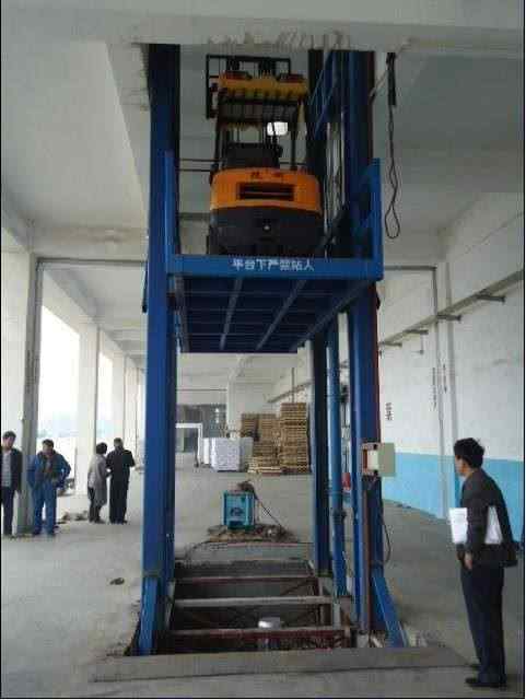 导轨式升降作业平台